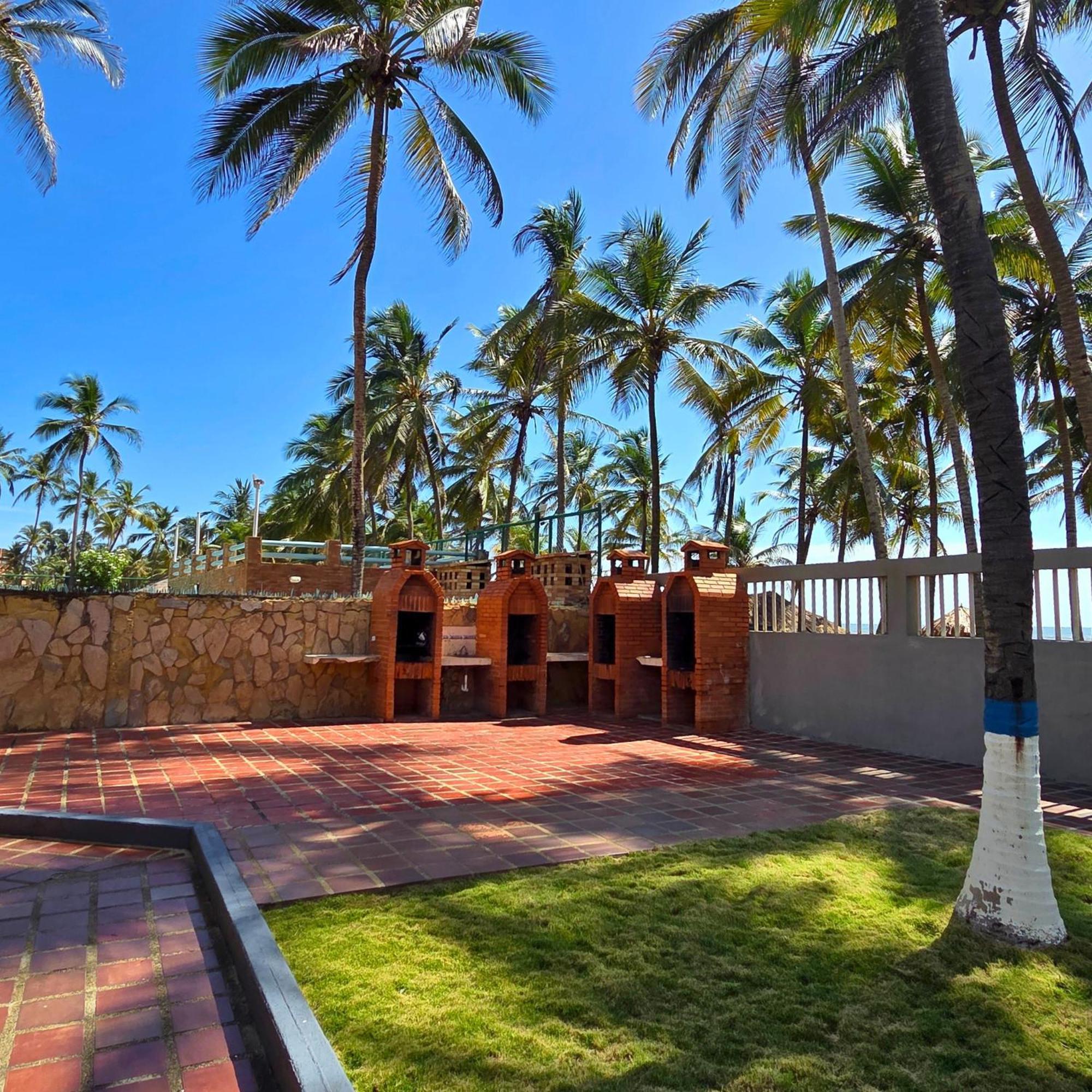 Tucacas, Frente Al Mar, Balcon, Piscina Y Playa Privada Apartment Exterior photo